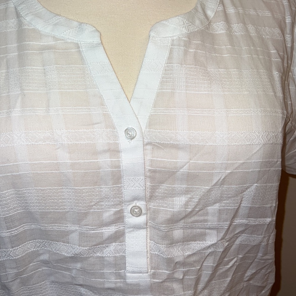 Plus Size Top - Picture 2 of 5